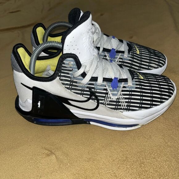 Nike Lebron Witness VI Persian Violet/White Sneakers Shoes sz 7.5 US CZ4052-100 main image 5